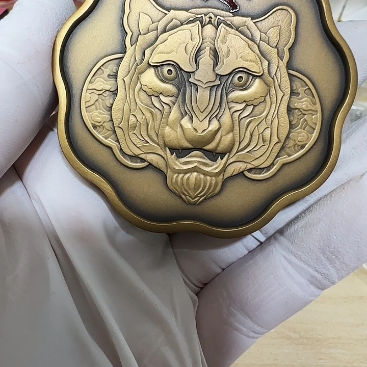 其他普通金属梅花生肖虎铜章一个
