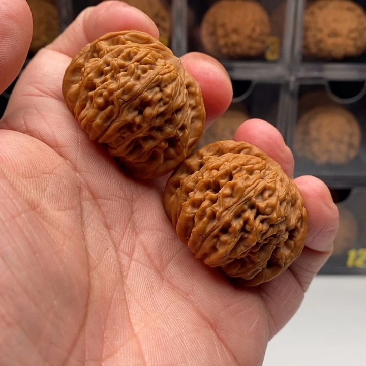 桃核吊坠一**饭文玩核桃6555855588