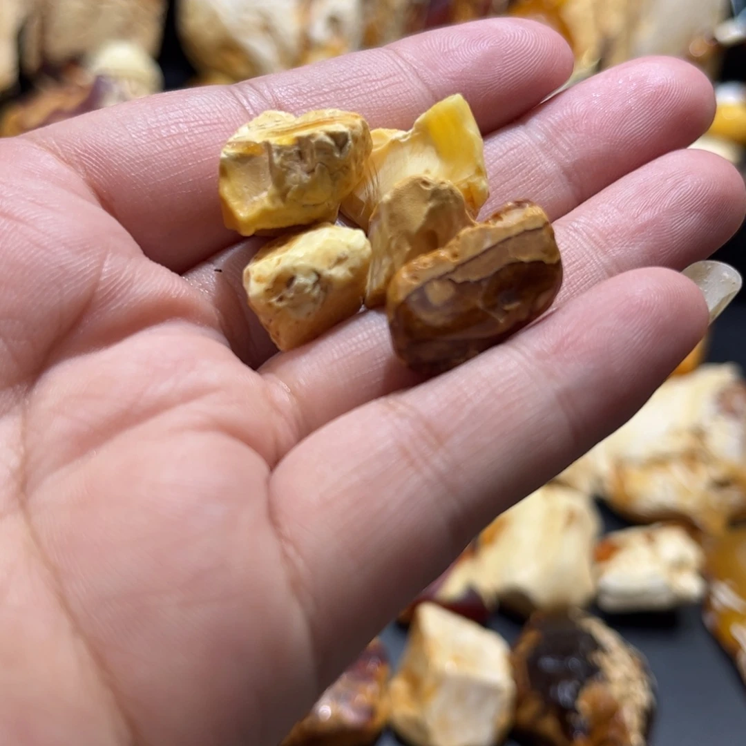 阿***夫定制琥珀未镶嵌原石