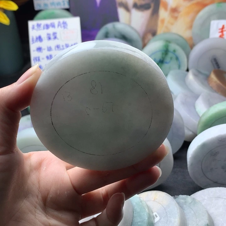 定制翡翠未镶嵌手镯