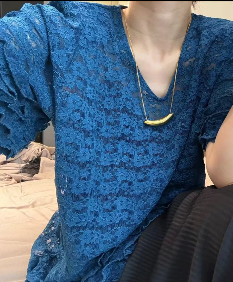 城城家欧州站众，v领蕾丝上衣，