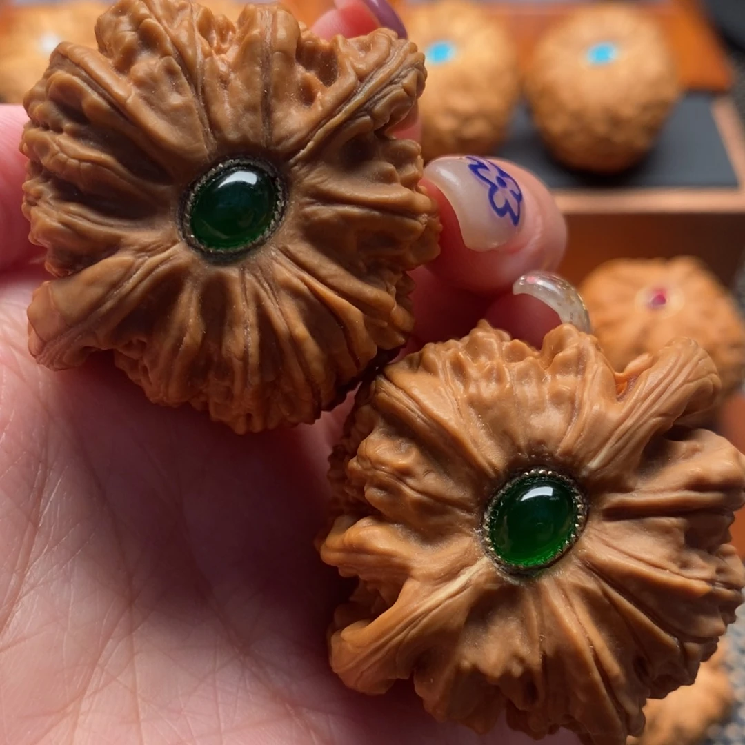 文玩核桃把件46尺寸白狮子