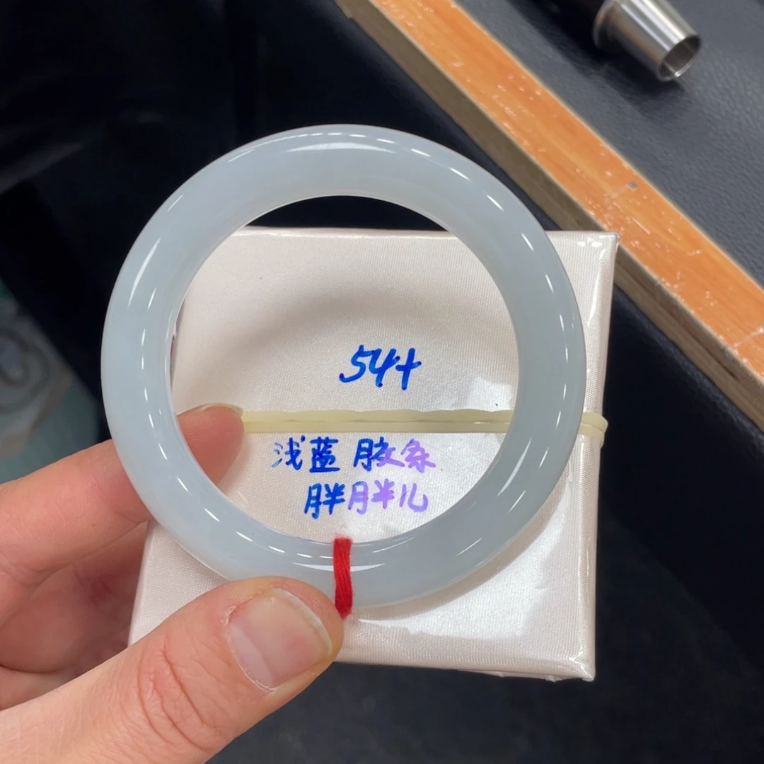 未镶嵌手镯翡翠翡翠