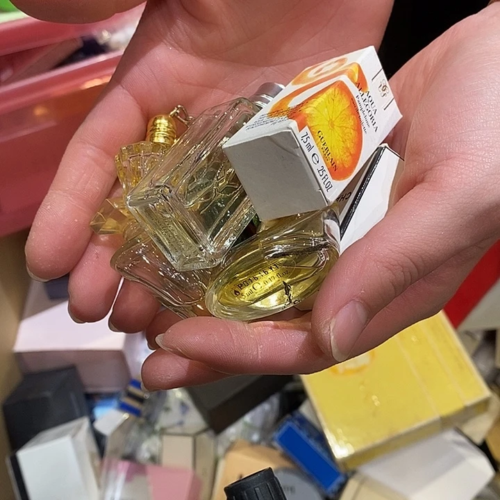 暖***Y花岗石铁合金中古香水沐浴露持久留香