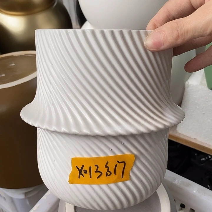摆件陶盆有孔 瑕疵介意勿拍