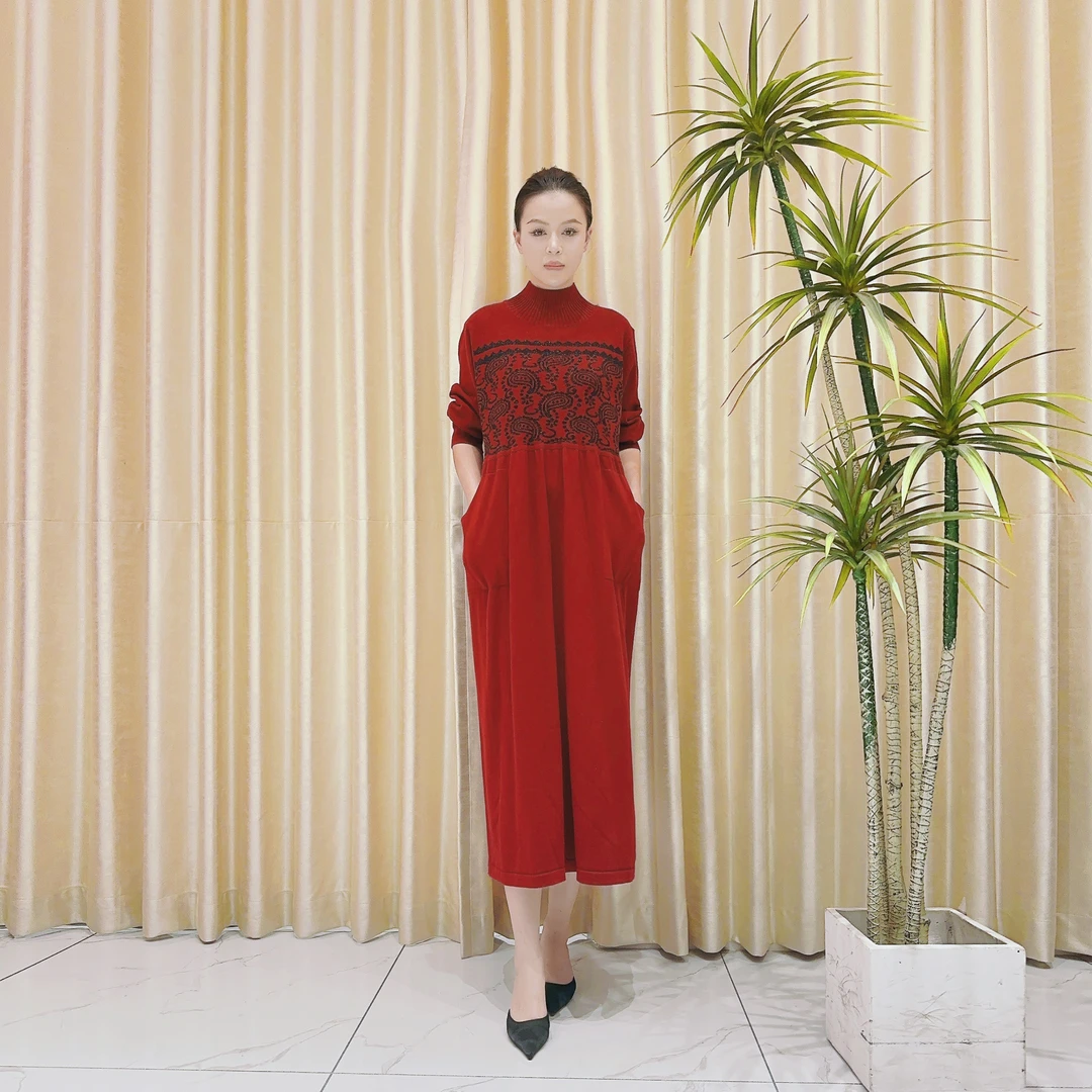 9882红色腰果花提花设计款羊毛气质秋冬轻奢针织连衣裙时尚复古