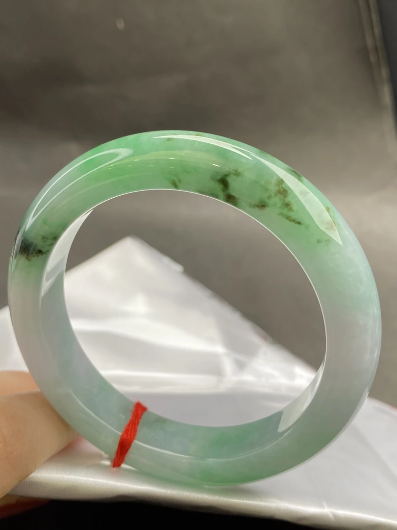 缅A翡翠手镯阳绿56圈