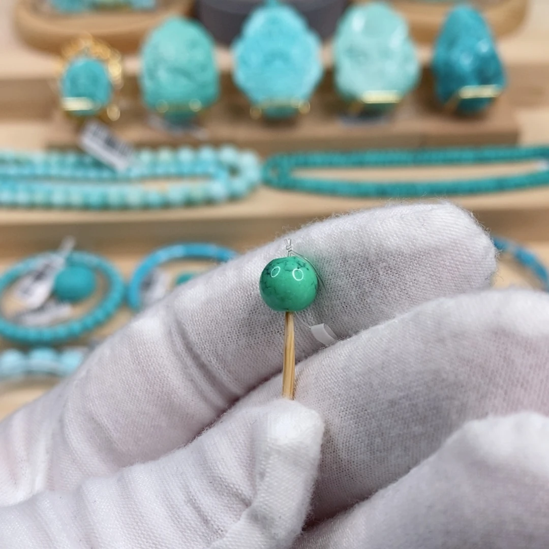 绿松石未镶嵌珠宝奇石