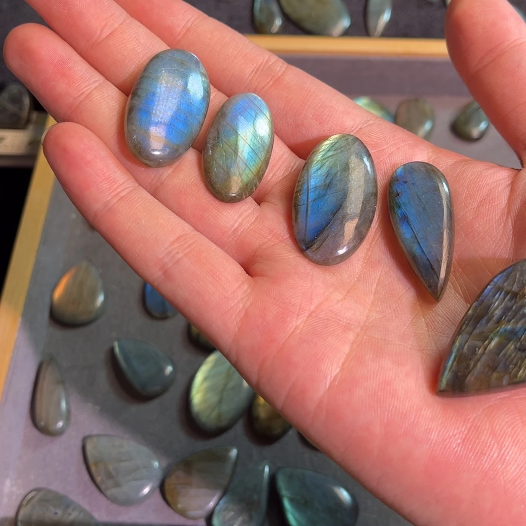 拉长石吊坠未镶嵌豆**咖