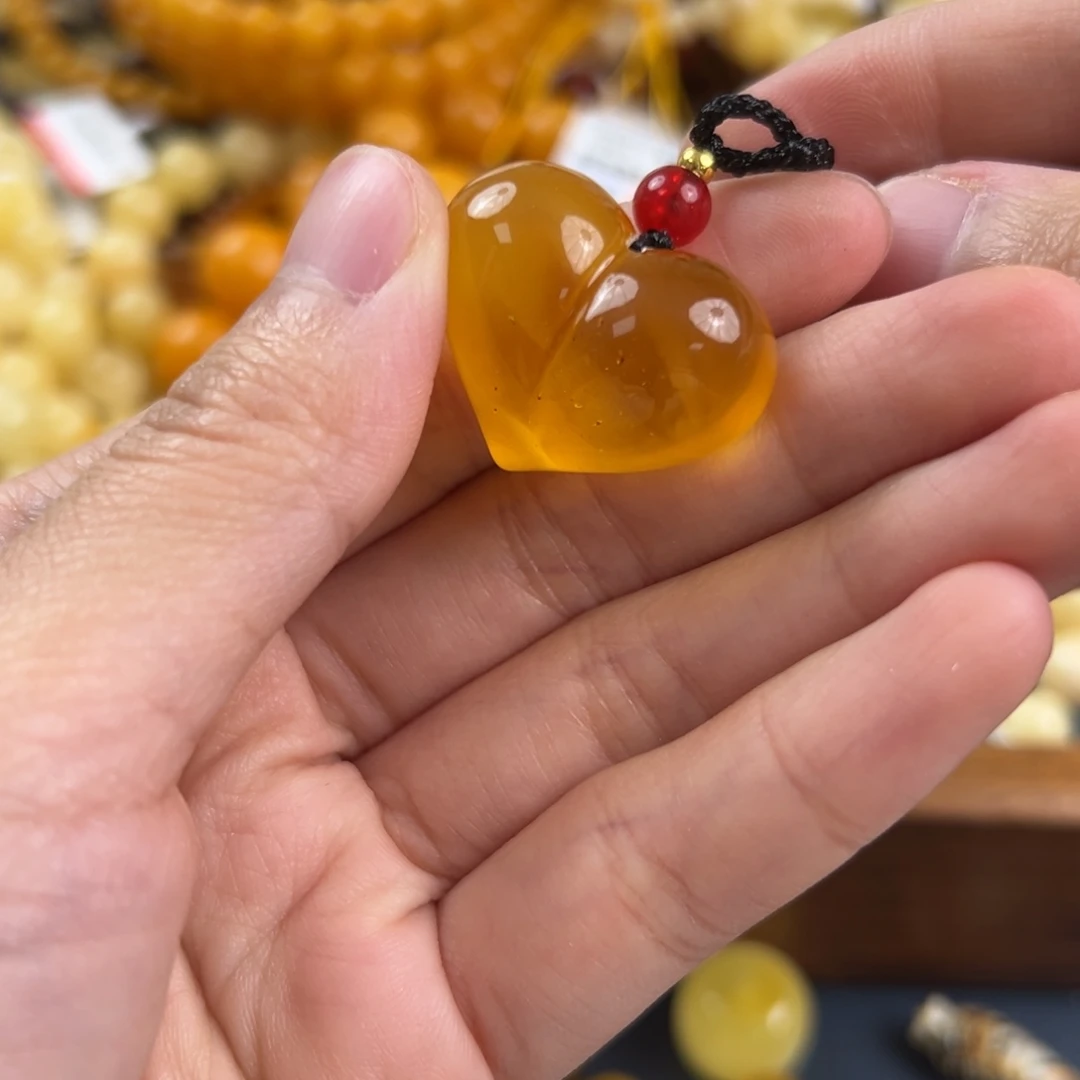 琥珀未镶嵌珠宝奇石