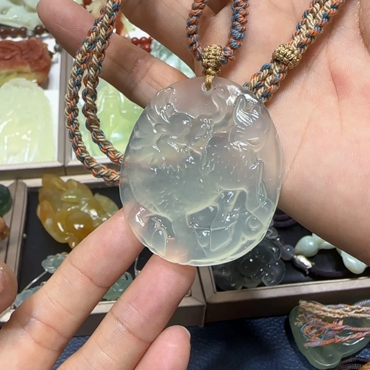 蛇纹石玉未镶嵌吊坠