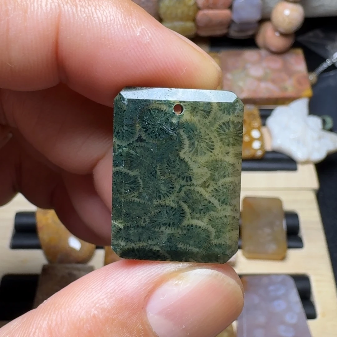 硅化玉未镶嵌纯天然色有机玉石保真色瑕疵特价不退换