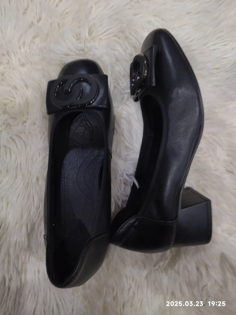 牛皮单鞋，软帮透气，穿着舒服