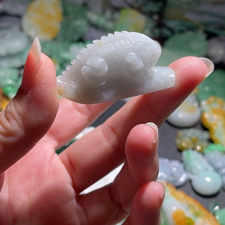 颈饰未镶嵌翡翠天