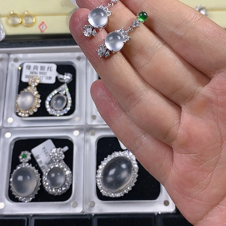 仙***汁石英质玉银S925镶嵌耳钉