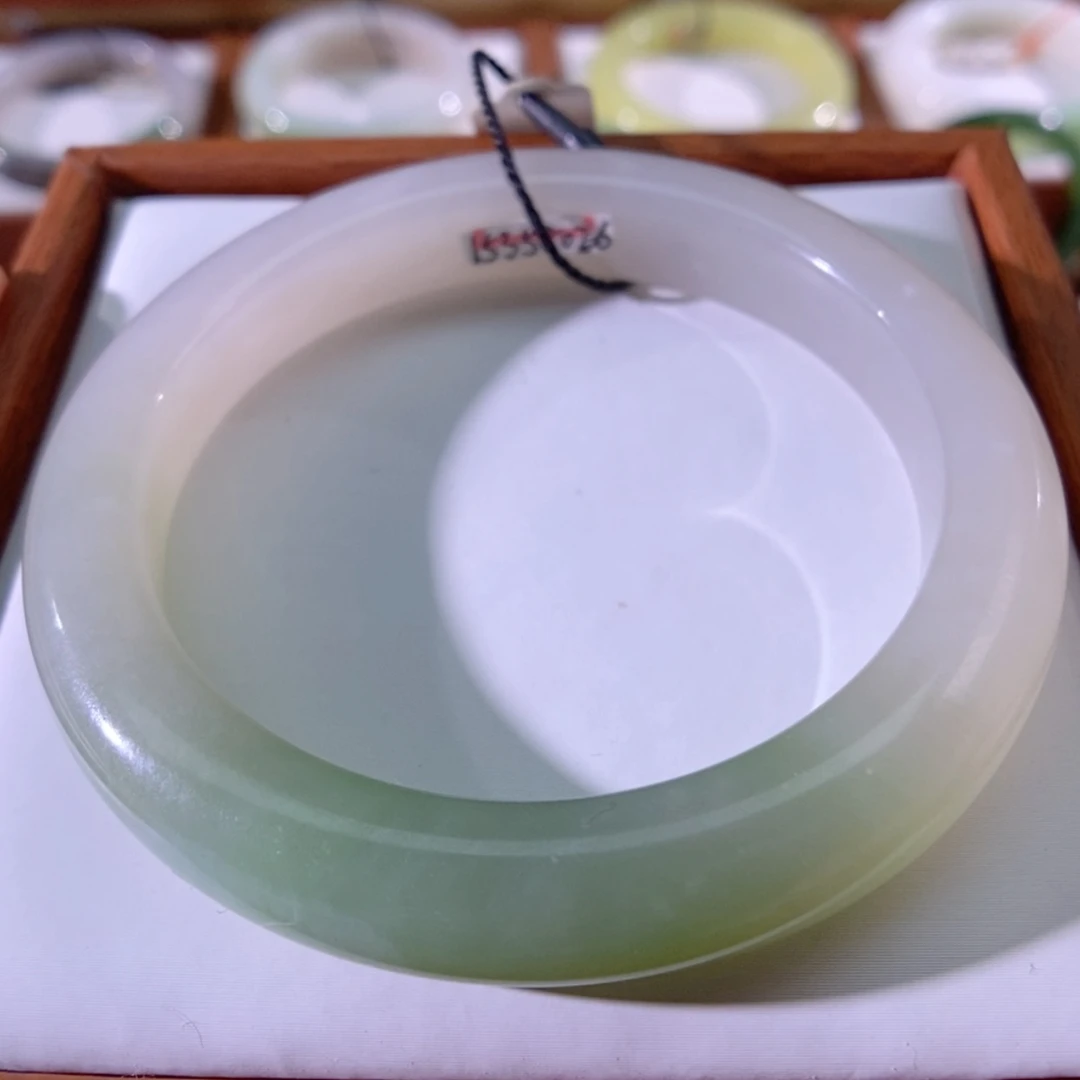 【闪购商品】未镶嵌手镯和田玉（翠青玉）紫翠双色