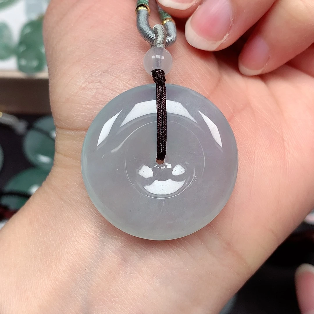 翡翠颈饰未镶嵌平安扣