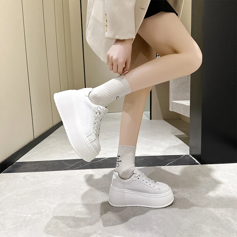 2025新品厚底增高女鞋时尚休闲鞋小个子增高轻便学生板鞋女小白鞋