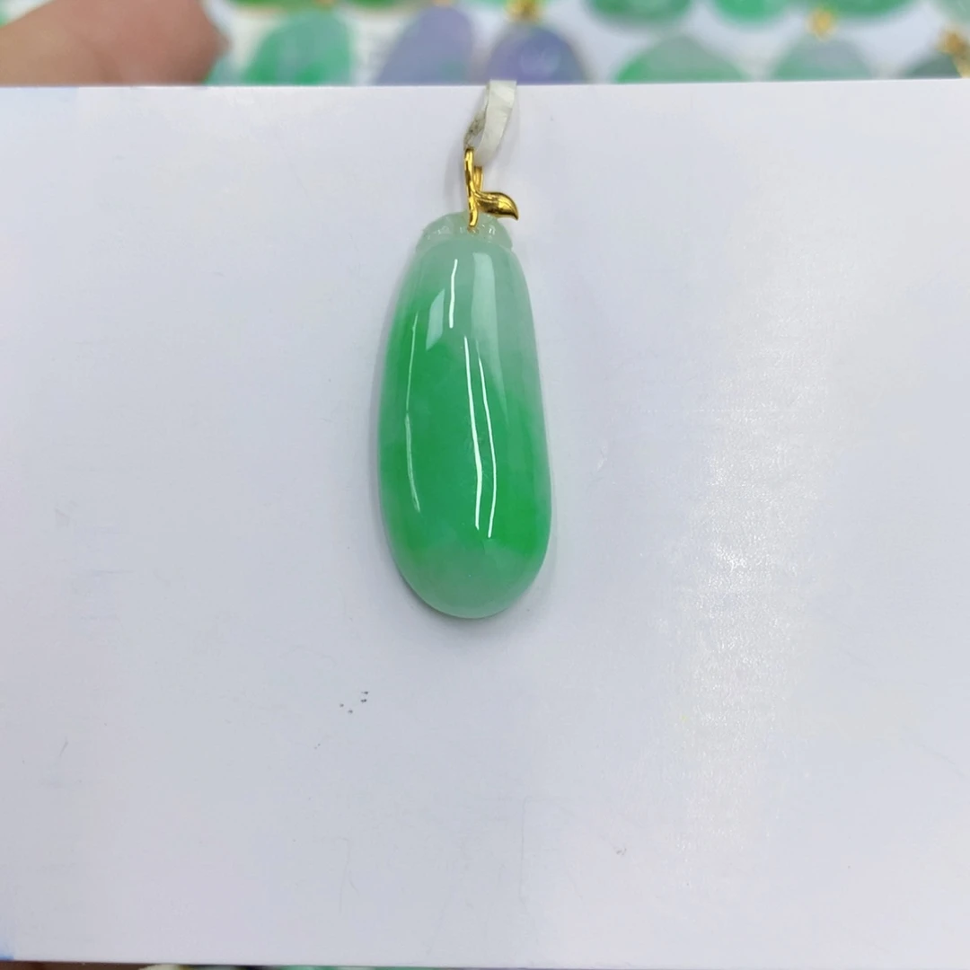 翡翠18K金镶嵌颈饰翡翠