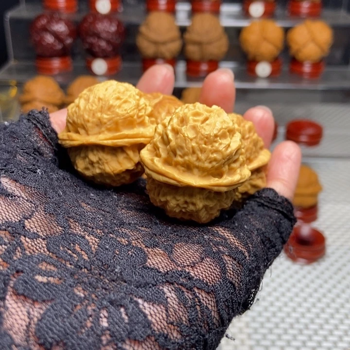 E***O文玩核桃把件21绣球和血舍利