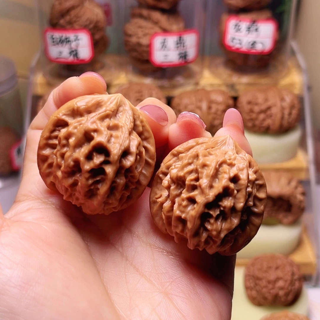 文玩核桃吊坠梦幻大龙