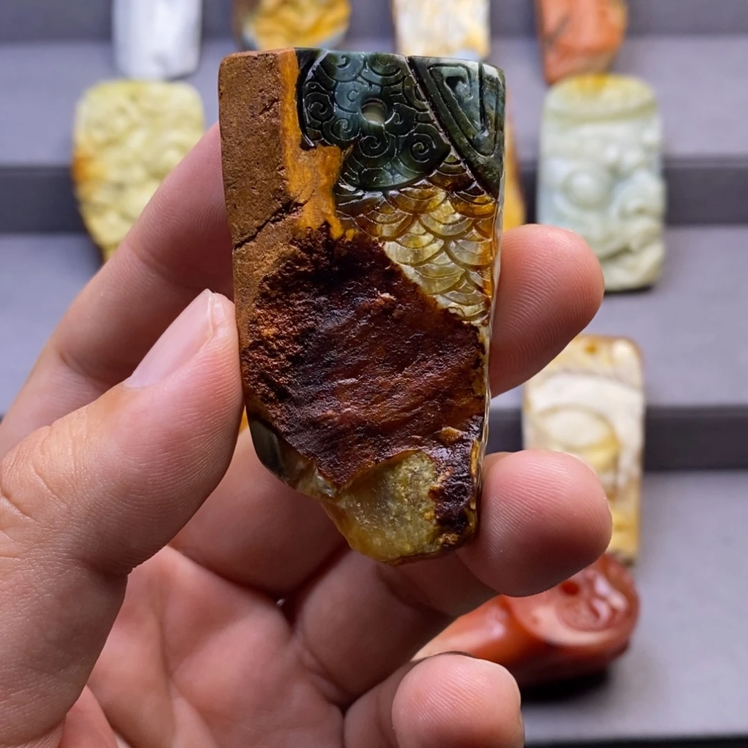 香***店岫玉未镶嵌颈饰挂件