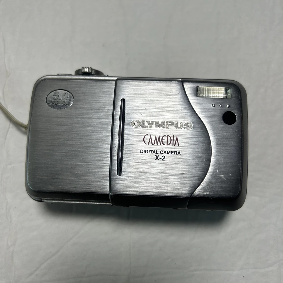 奥林.巴斯 X-2数码相机，500万像素，3倍光学变焦，功能正常，新1