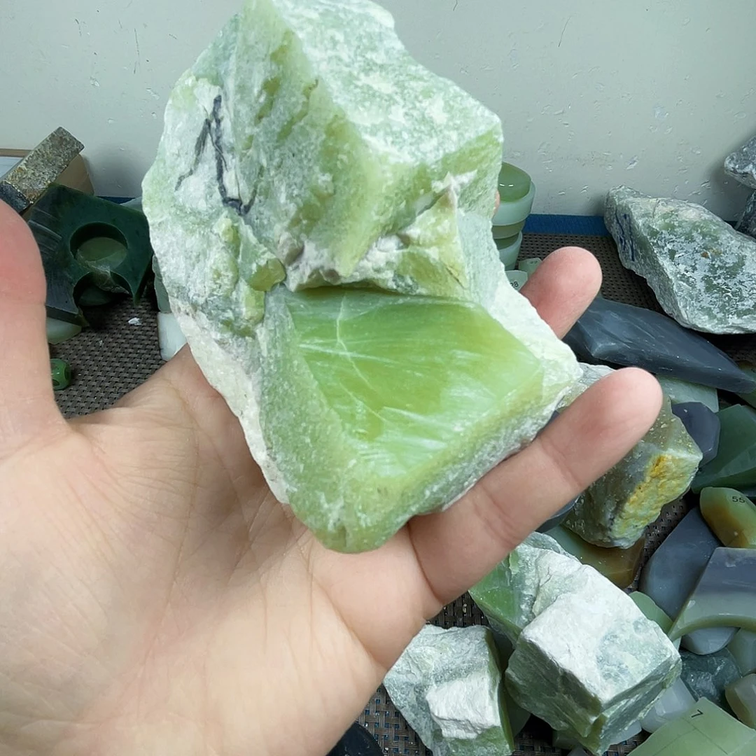 和田玉颈饰未镶嵌小*四