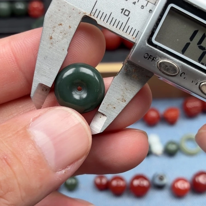 和田玉未镶嵌珠宝奇石