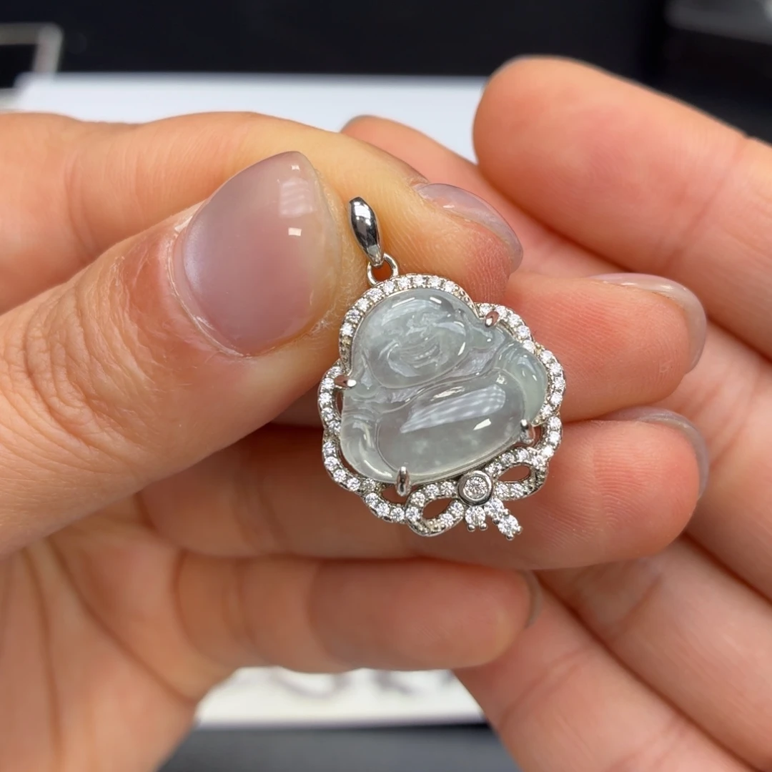 芊***芊翡翠银S925镶嵌颈饰买断佛公