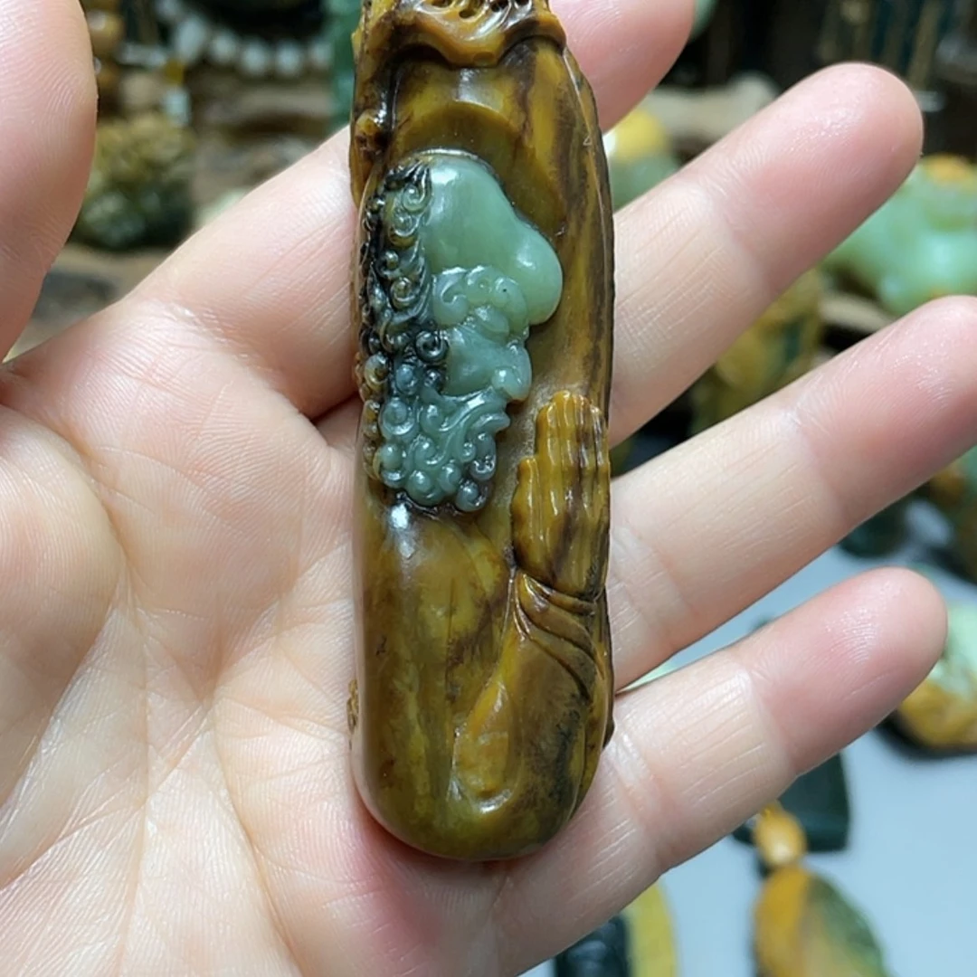 【闪购商品】未镶嵌岫岩河磨玉（透闪石质玉）挂件君*