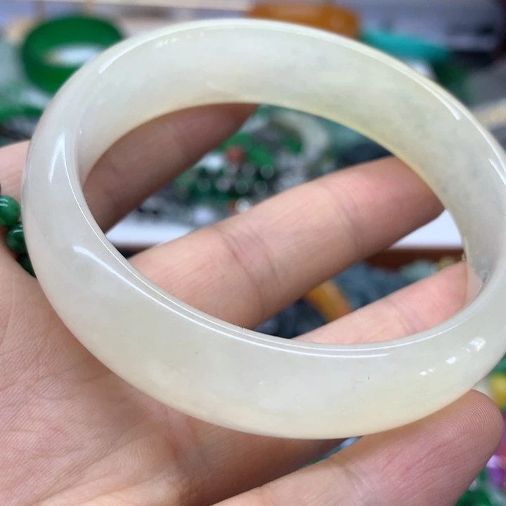 颈饰未镶嵌翡翠吊坠