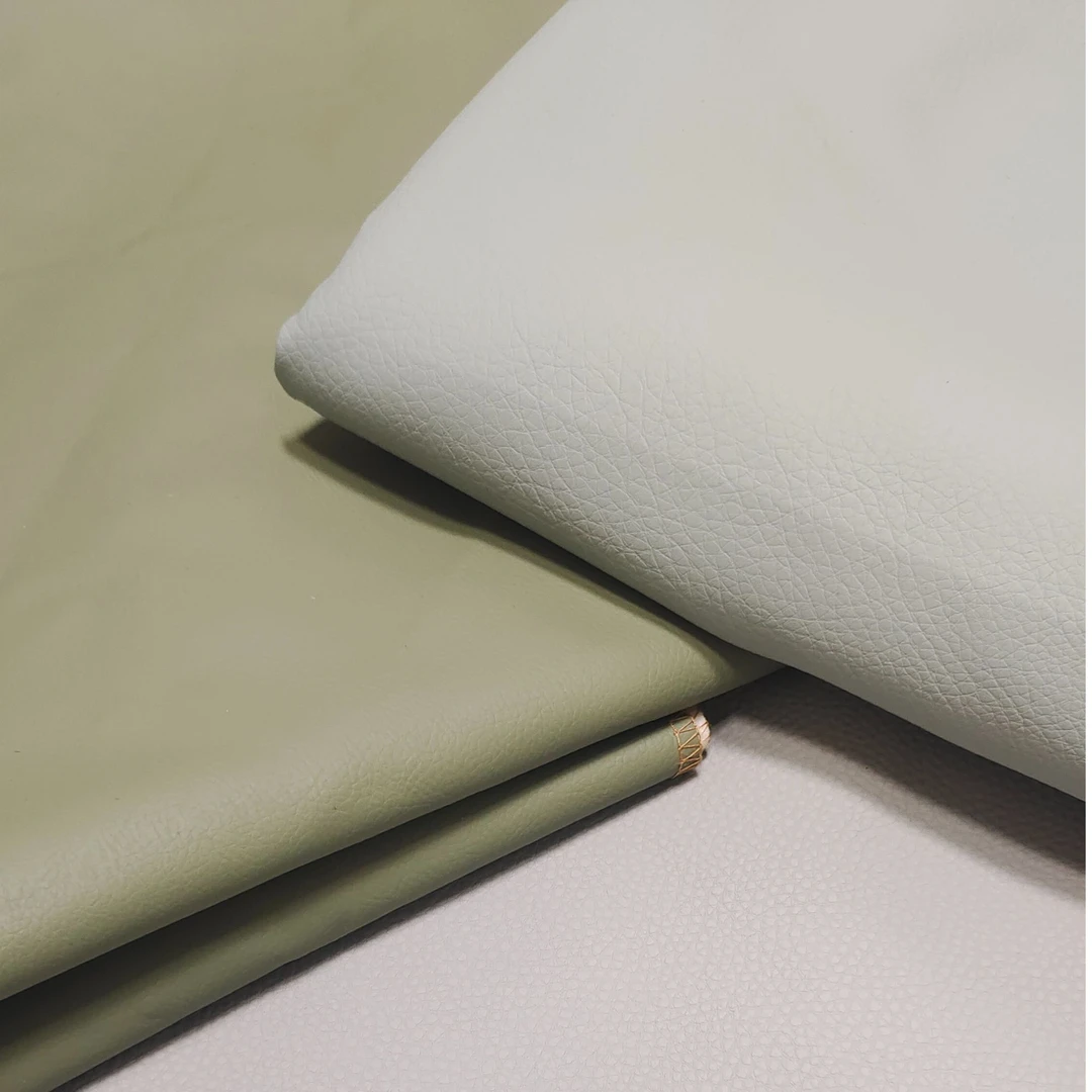 随机科技布一块 至少1.15米*1.4米左右（角上有挂钩洞或微破损）