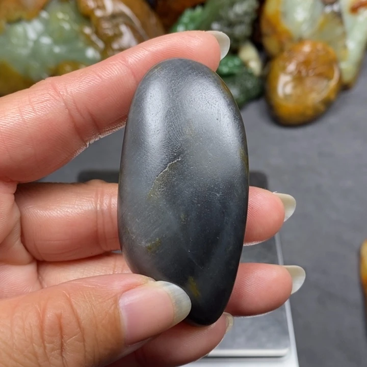 和田玉未镶嵌把件