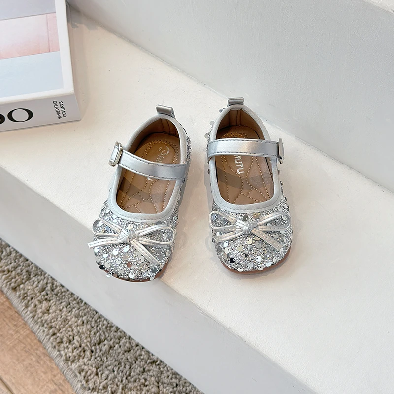 女童小皮鞋2025春秋新款儿童公主鞋女孩时尚演出鞋水晶鞋豆豆单鞋