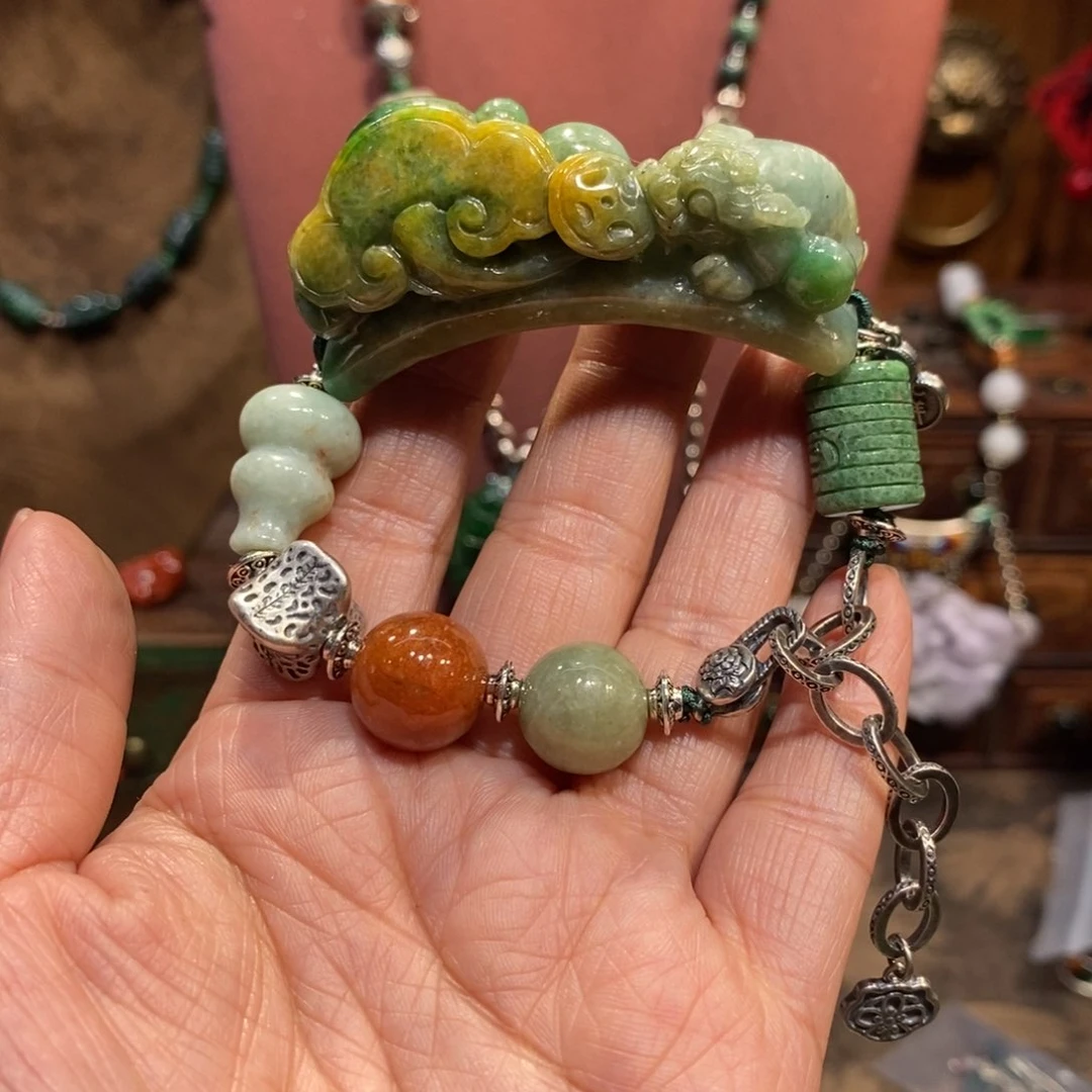 翡翠吊坠(赠链)未镶嵌