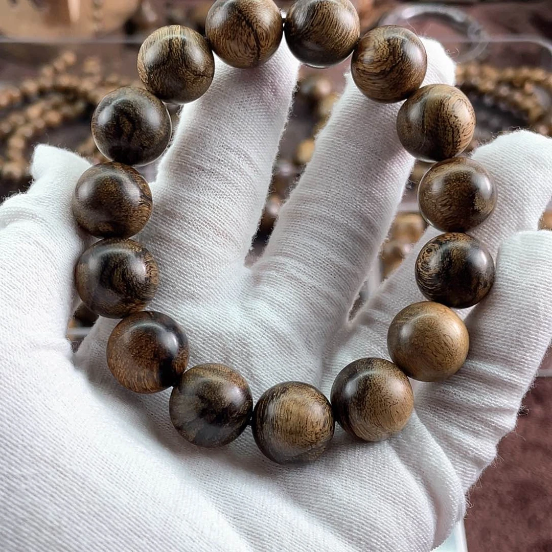 沉香手串时*江海南莺歌绿