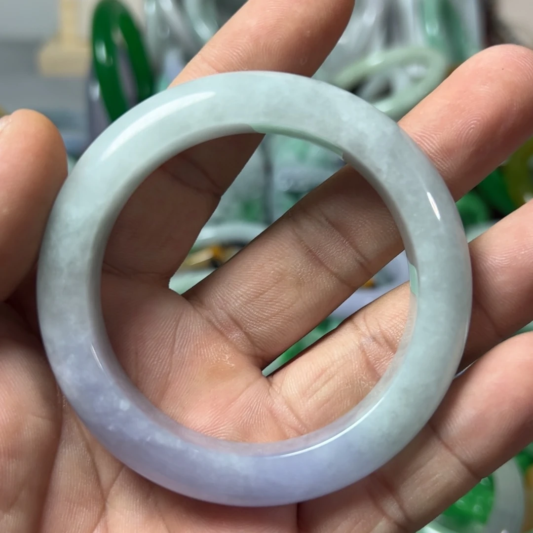 翡翠未镶嵌颈饰手镯