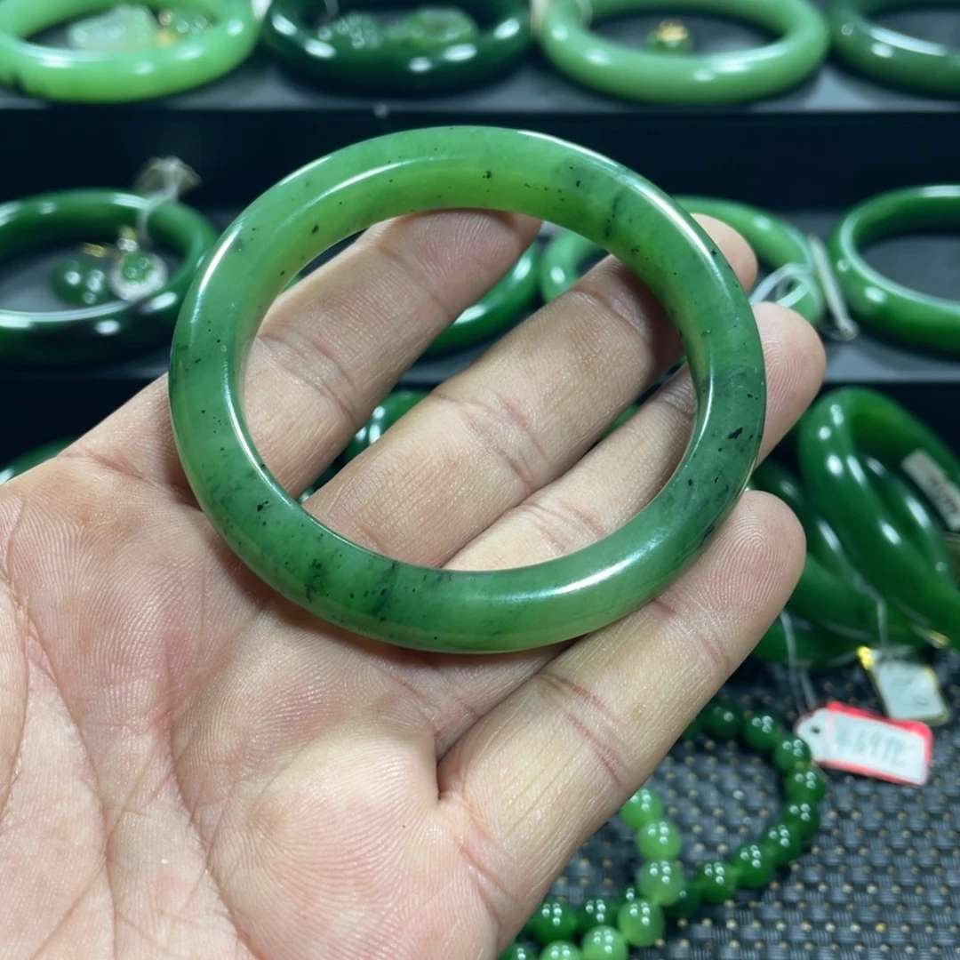 和田玉（碧玉）未镶嵌手镯