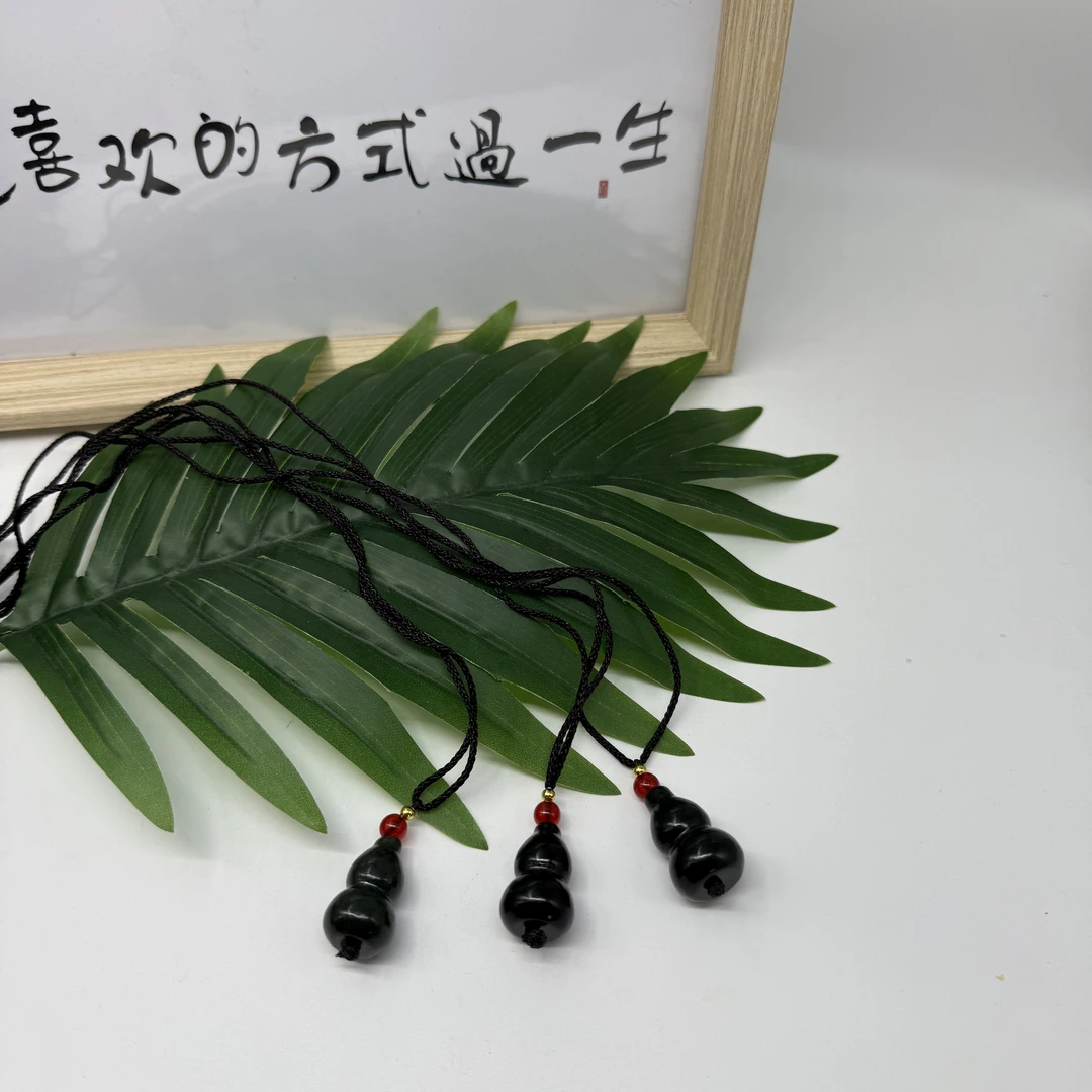 杨记爆款和田玉葫芦精品吊坠多样性发货其中之一