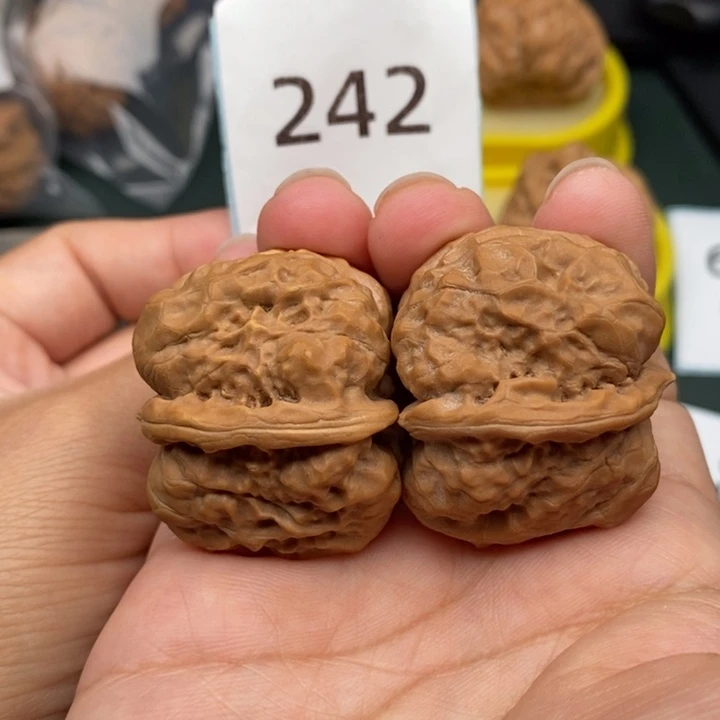 文玩核桃吊坠王*ㅤ242号哇哇36