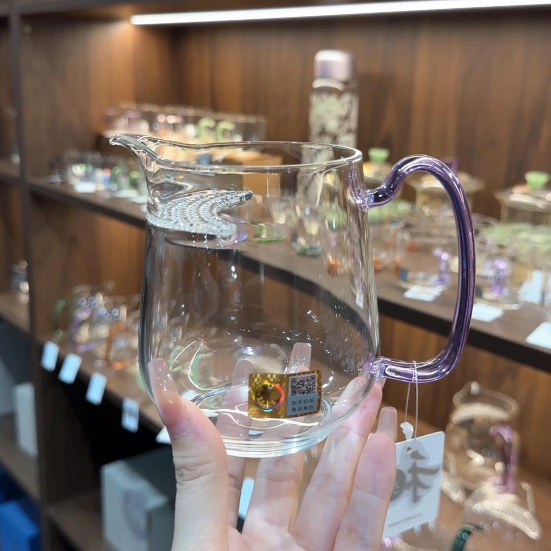 禾器丰然浅紫色。