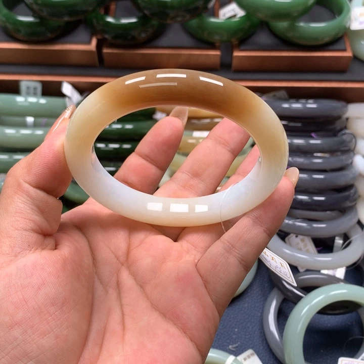 【闪购商品】未镶嵌手镯和田玉