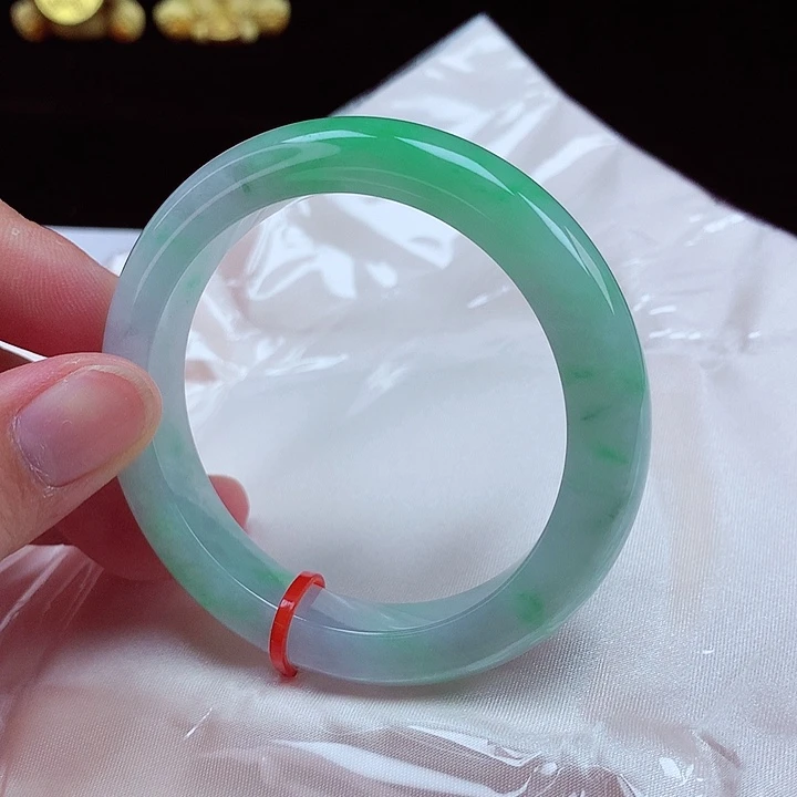 翡翠手镯未镶嵌52-53圈