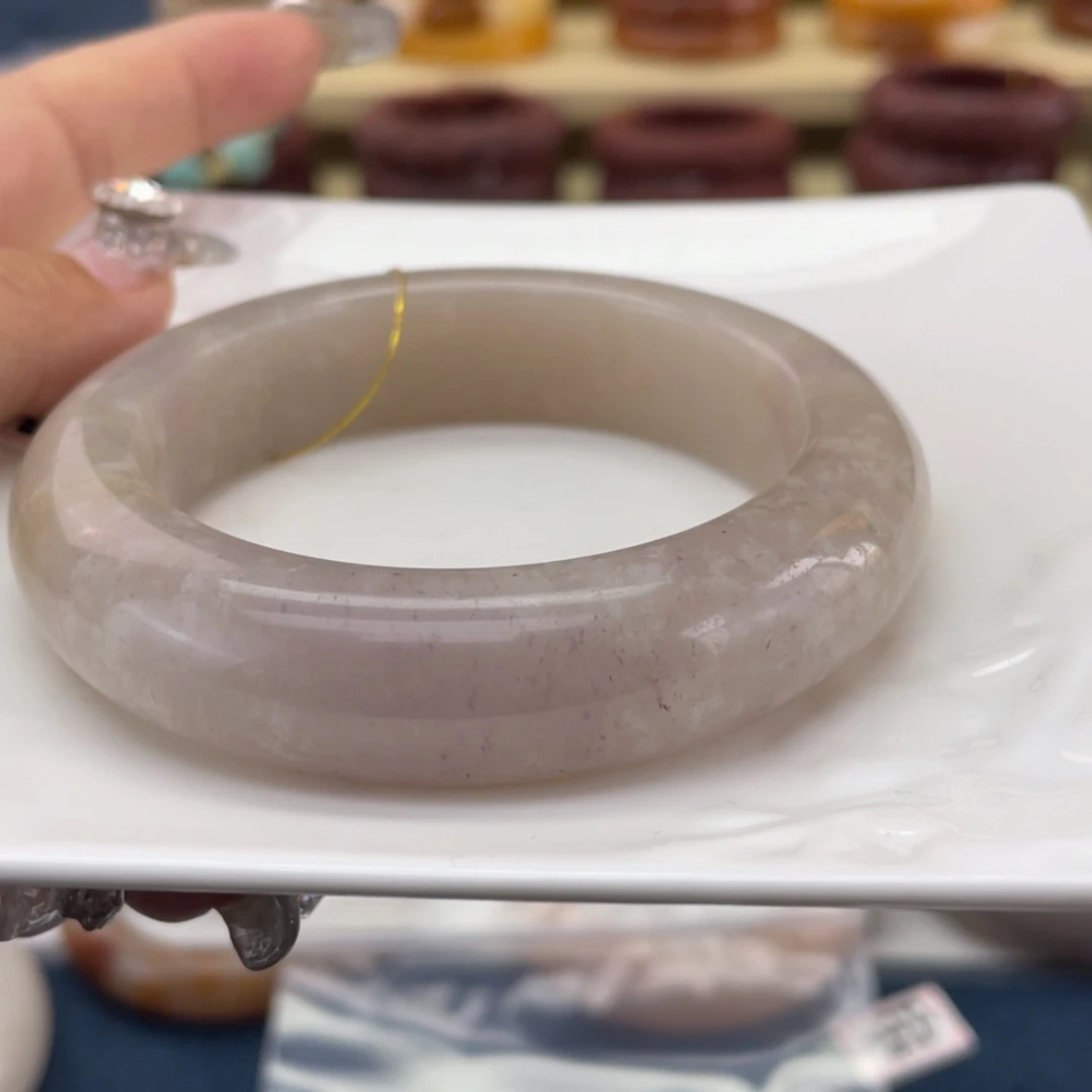 【闪购商品】石英质玉手镯未镶嵌无****?
