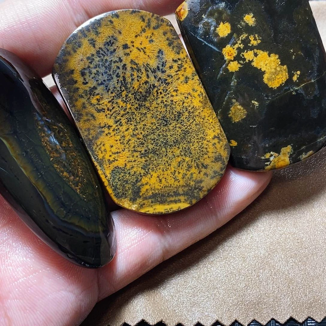 玛瑙/玉髓颈饰未镶嵌月**泉