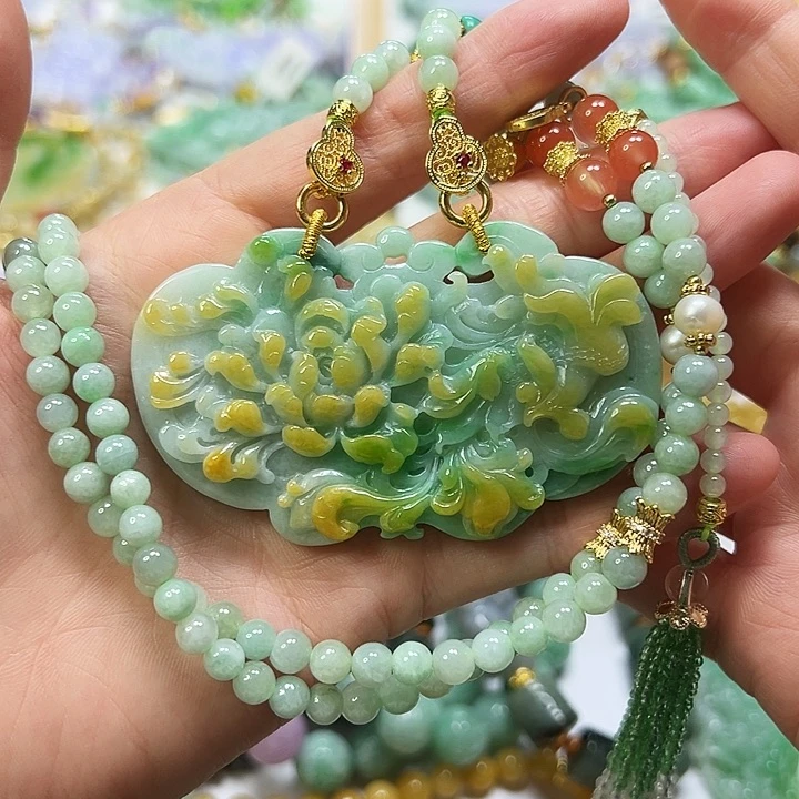 翡翠未镶嵌颈饰吊坠