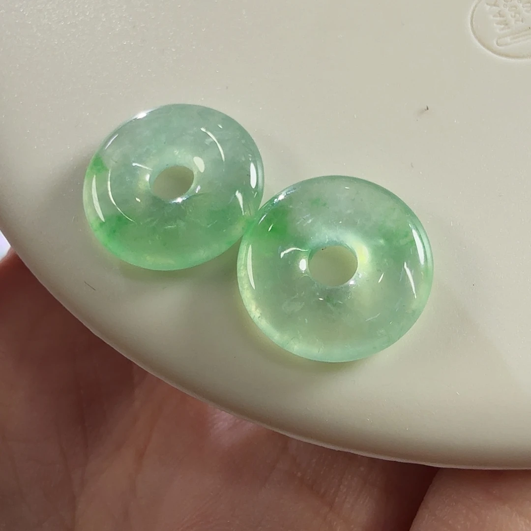 翡翠未镶嵌颈饰甜甜圈一对