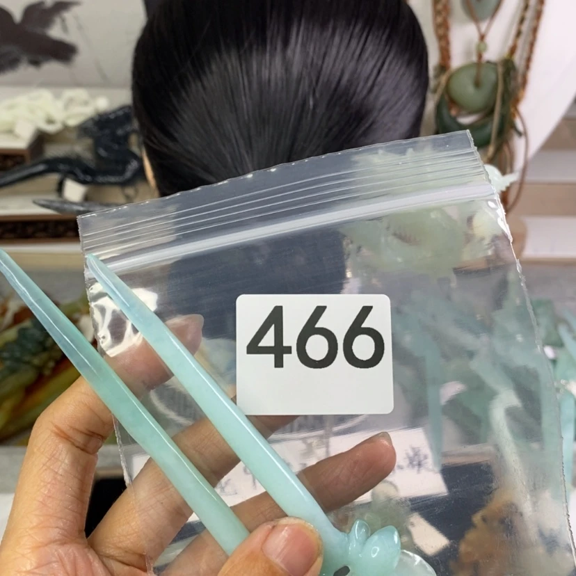 【闪购商品】岫玉颈饰未镶嵌小****?