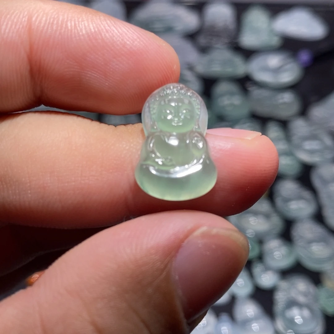 翡翠未镶嵌颈饰宝宝佛